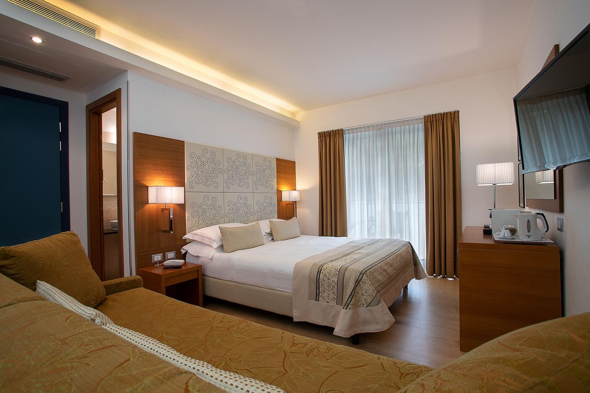 Hotel Daniele Линьяно-Саббьядоро Экстерьер фото
