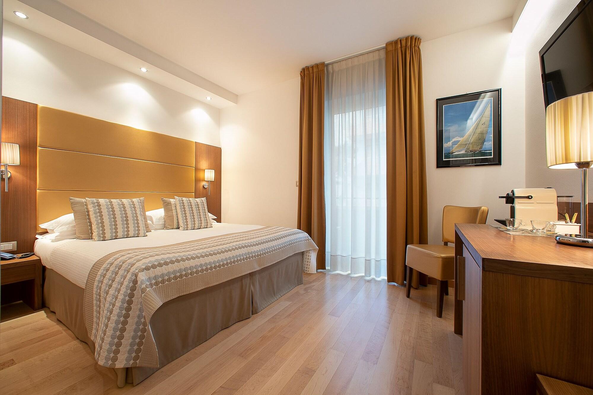 Hotel Daniele Линьяно-Саббьядоро Экстерьер фото