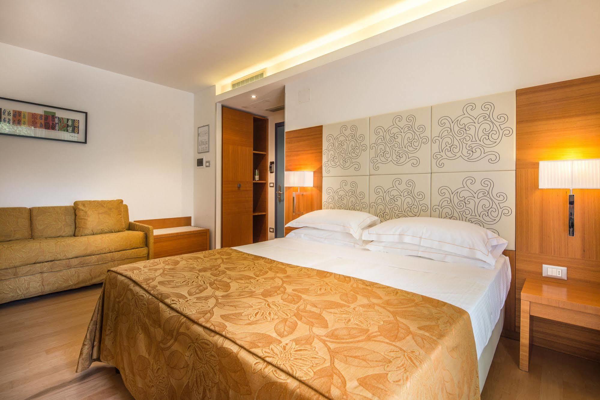 Hotel Daniele Линьяно-Саббьядоро Экстерьер фото