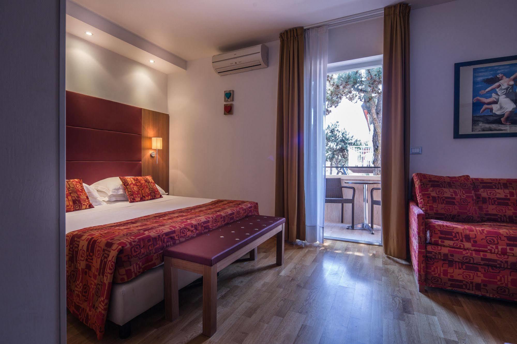 Hotel Daniele Линьяно-Саббьядоро Экстерьер фото